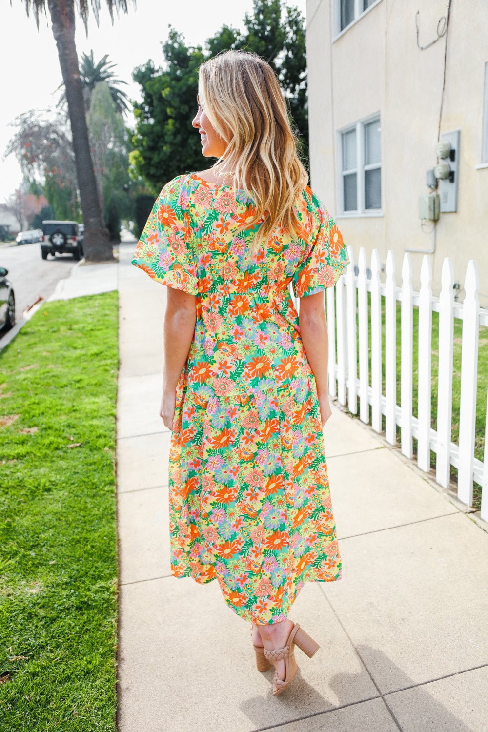 Beautifully Finished Dress in a Timeless Design