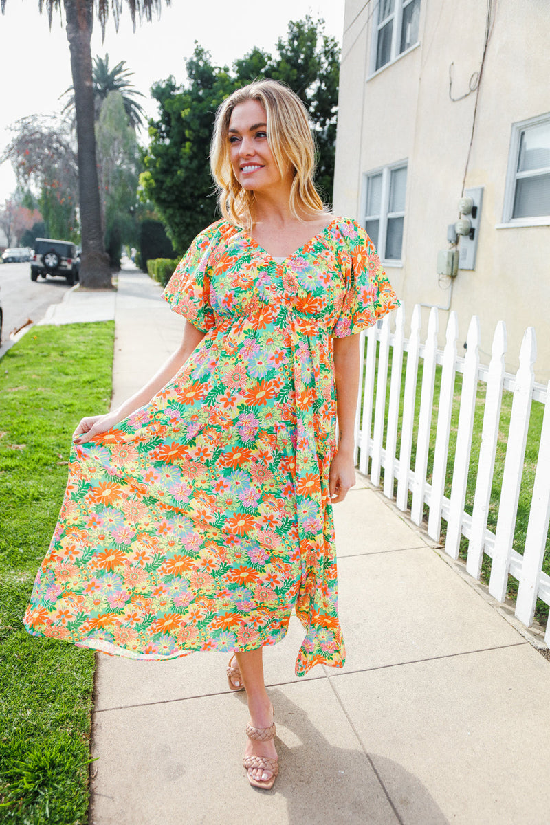 Beautifully Finished Dress in a Timeless Design