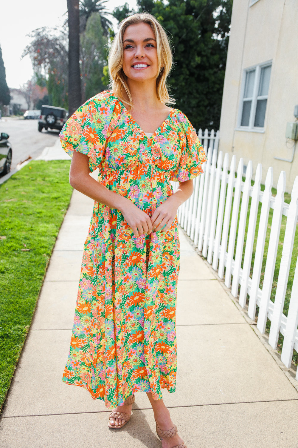 Beautifully Finished Dress in a Timeless Design