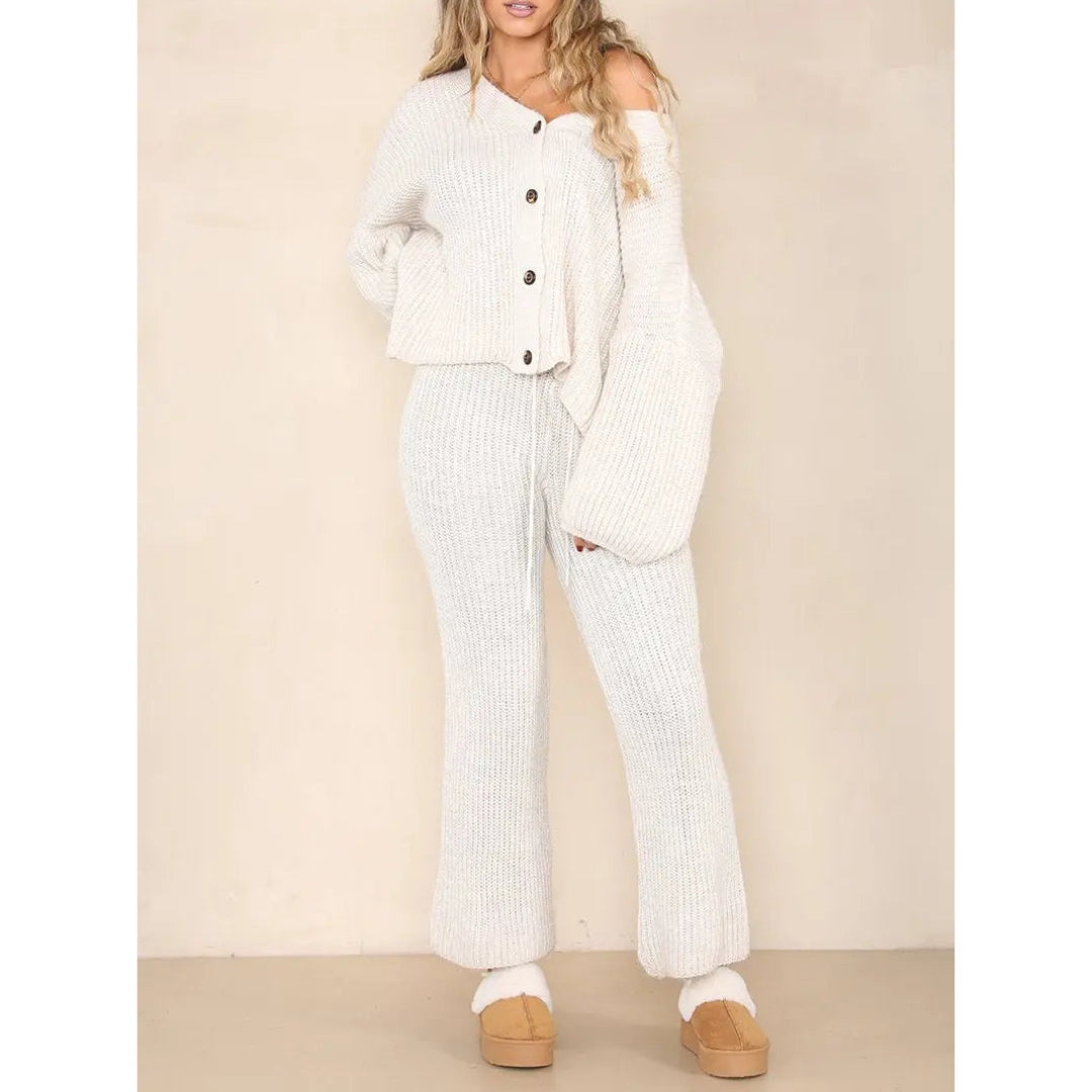 Effortlessly Elegant Garment with a Timeless Design