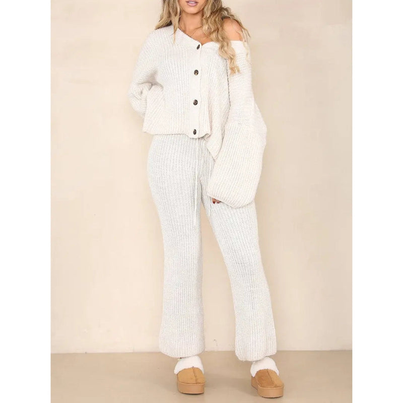 Effortlessly Elegant Garment with a Timeless Design