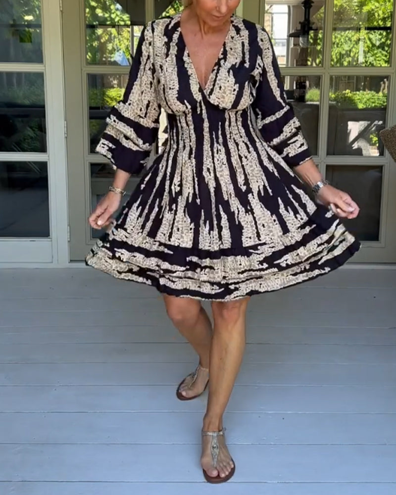 Effortlessly Elegant Dress with a Timeless Design