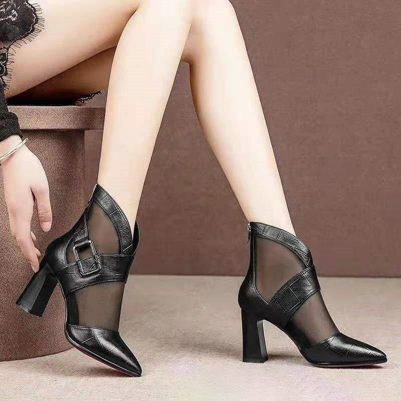 Graceful Orthopedic Boots for Modern Look