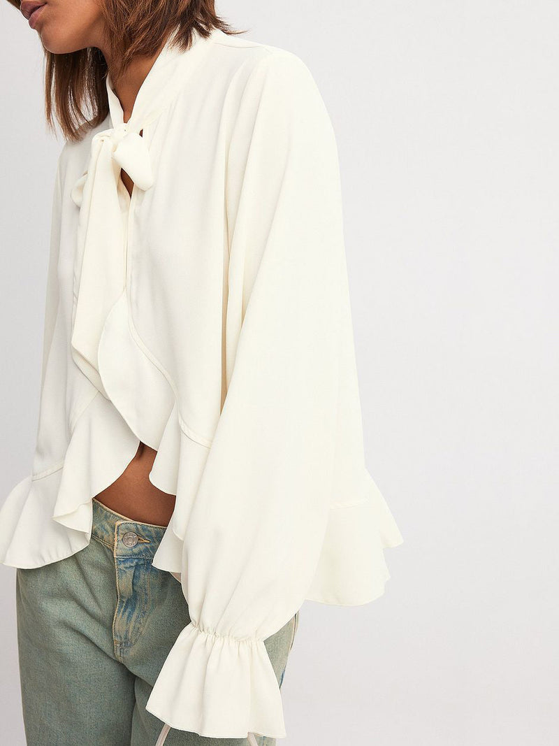 Effortlessly Elegant Blouse with a Timeless Design