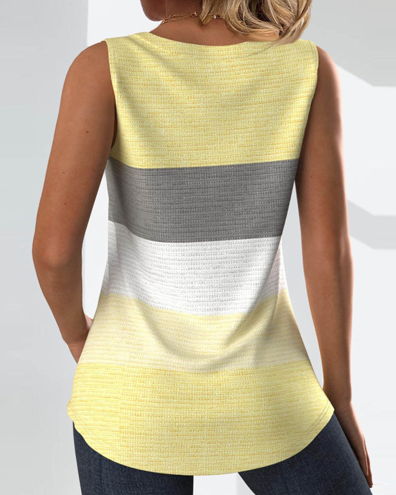 Well Tailored Top with a Graceful Silhouette