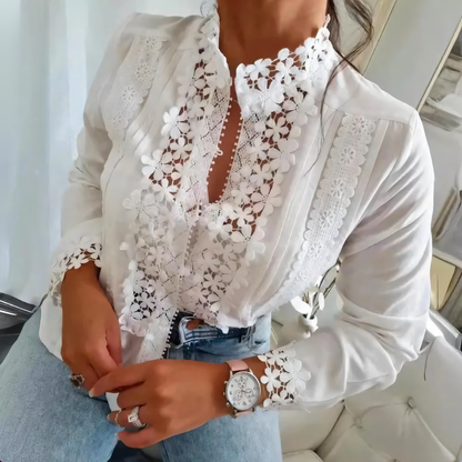 Effortlessly Elegant Blouse with a Timeless Design
