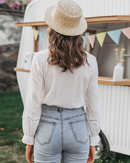 Effortlessly Elegant Shirt with a Timeless Design
