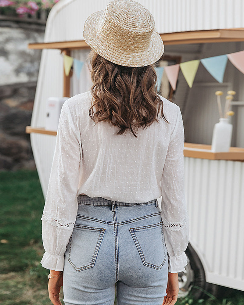 Effortlessly Elegant Shirt with a Timeless Design