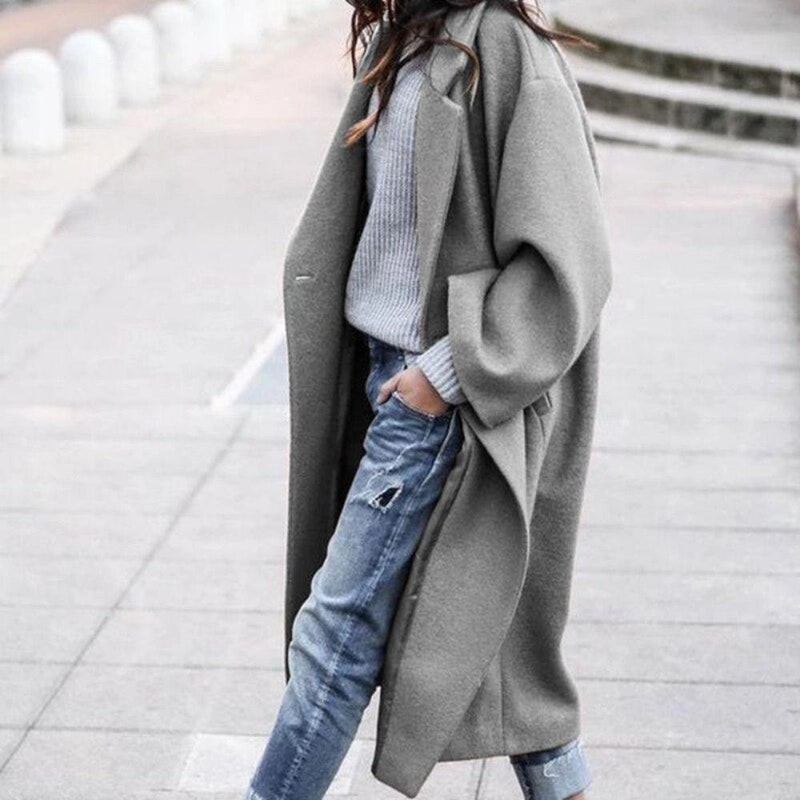 Effortlessly Elegant Jacket with a Timeless Design