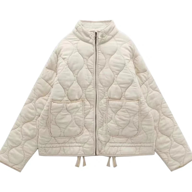 Well Tailored Jacket with a Graceful Silhouette