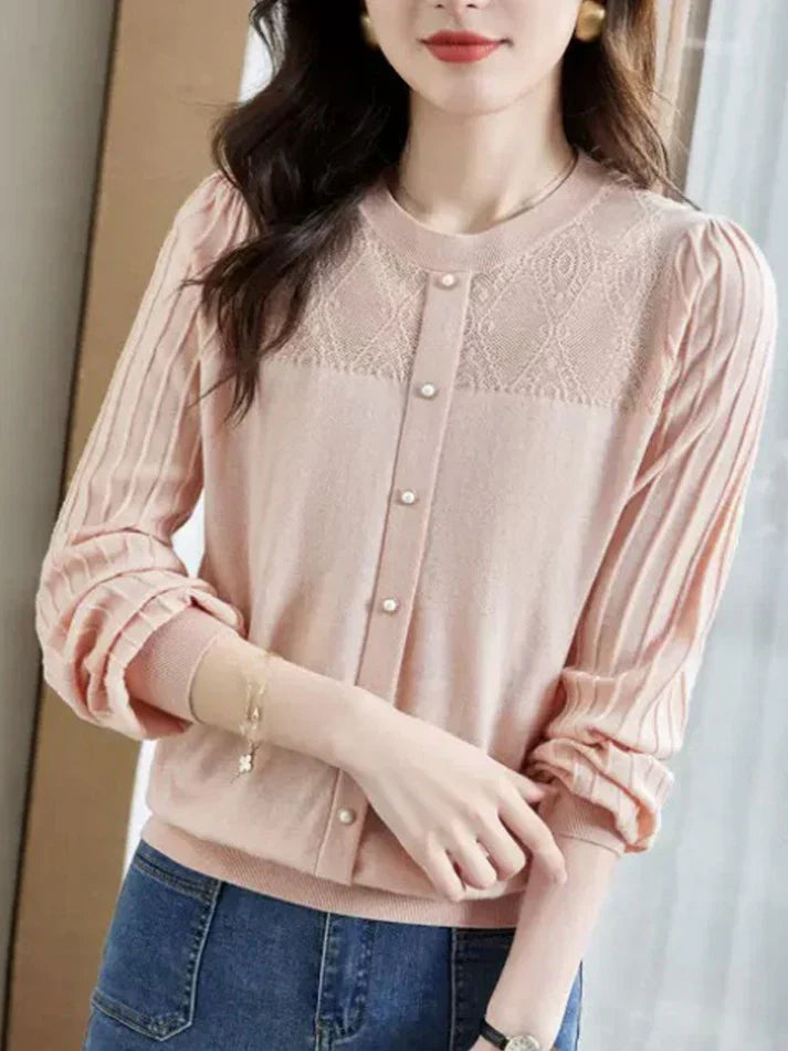 Effortlessly Elegant Blouse with a Timeless Design