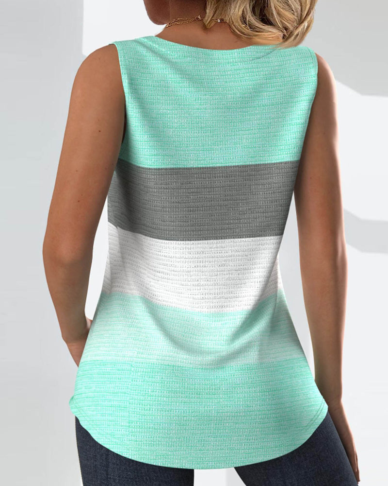 Well Tailored Top with a Graceful Silhouette