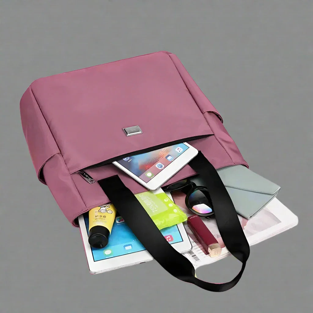 Sophisticated Bag with a Clean Classic Look