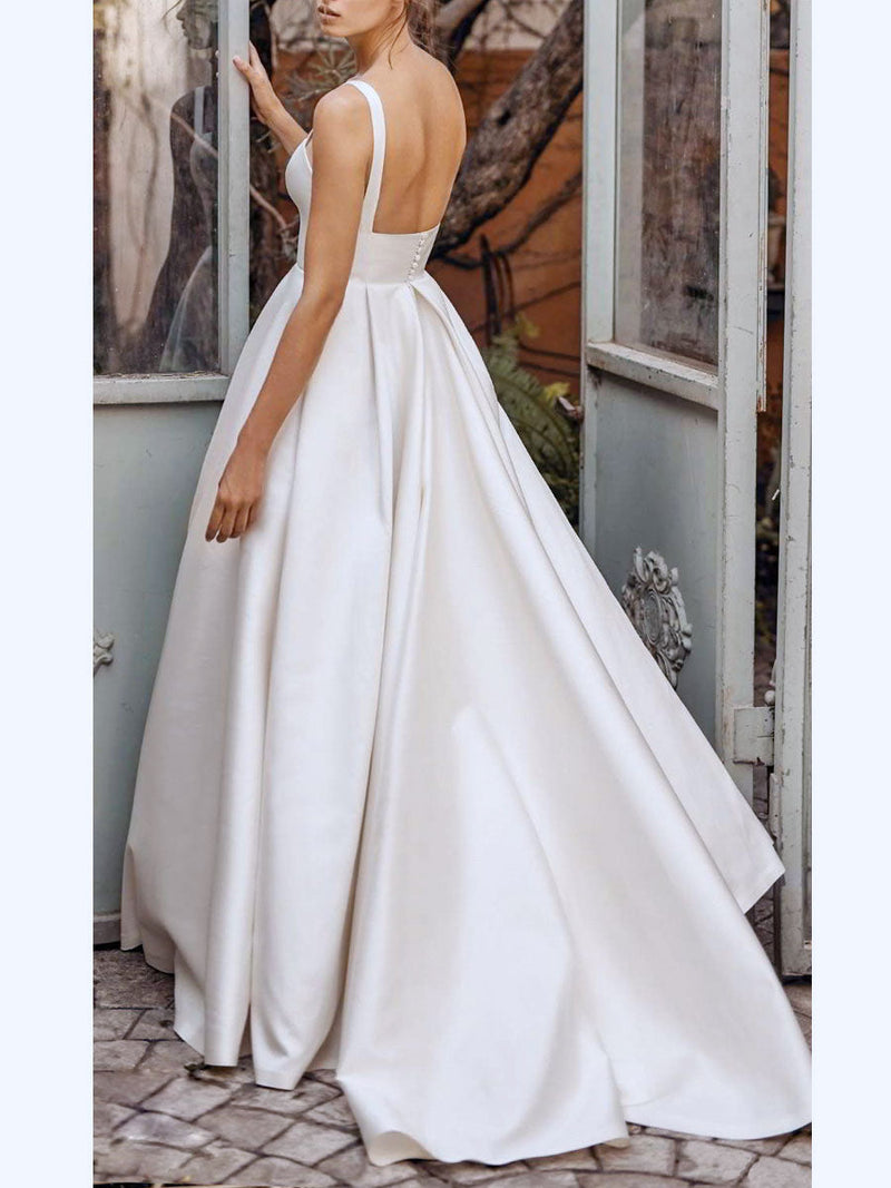 Sophisticated Dress with a Clean Classic Look