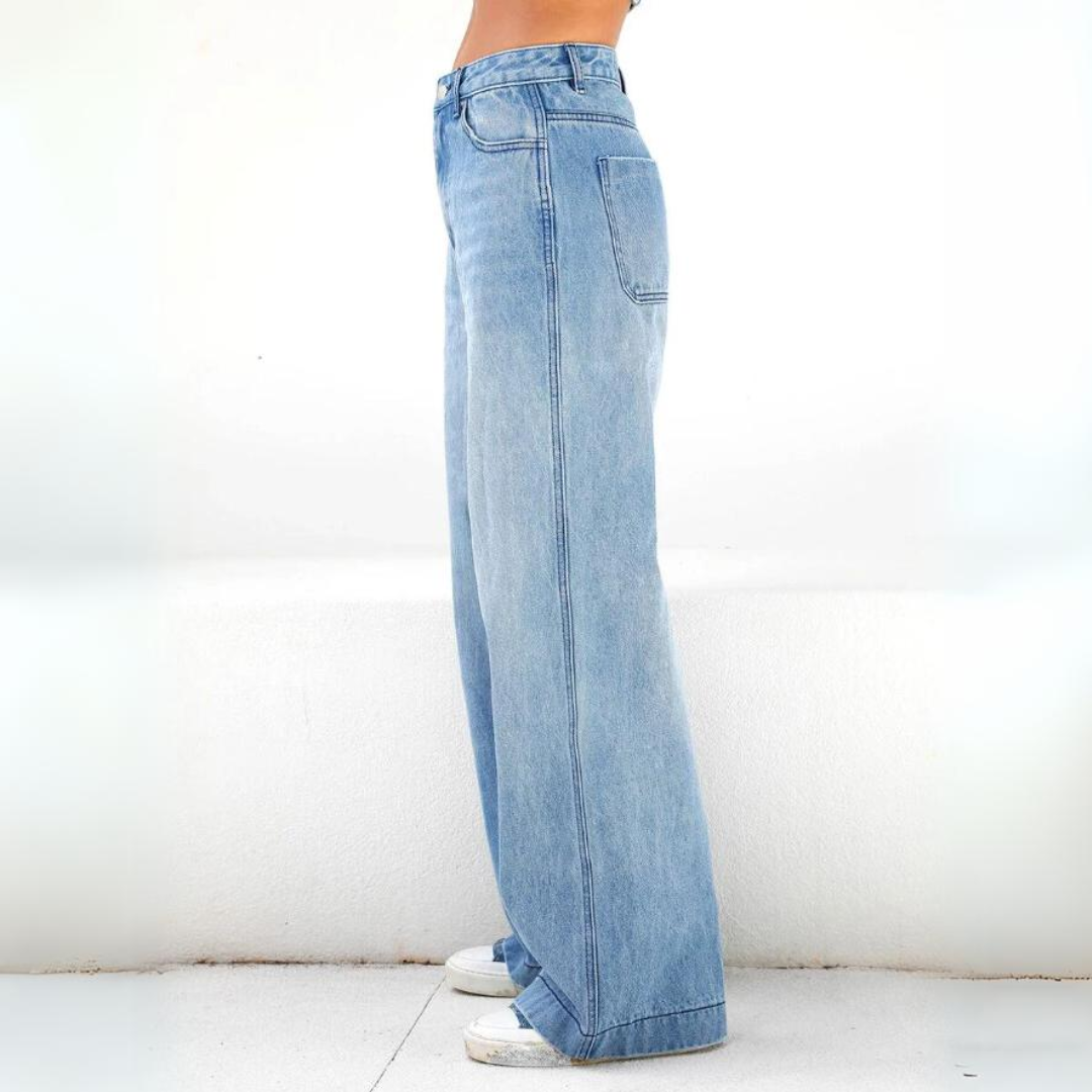 Sophisticated Garment with a Clean Classic Look
