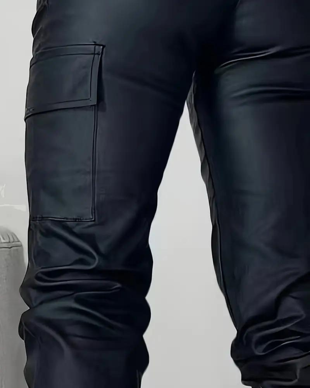 Well Tailored Pants with a Graceful Silhouette