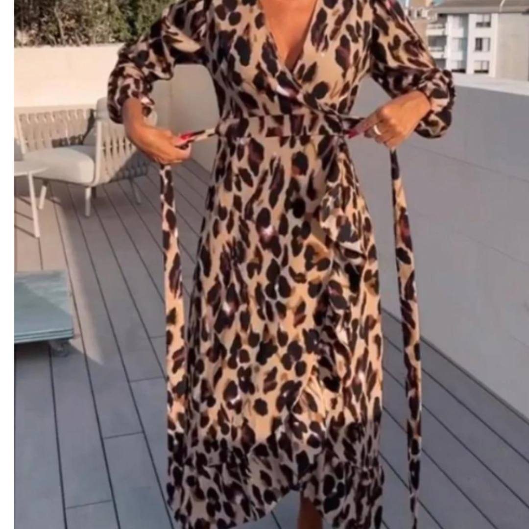 Gracefully Styled Dress for Any Occasion