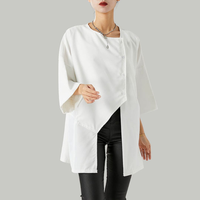 Classic Vintage Blouse with a Flattering Fit