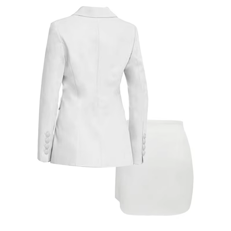 Well Tailored Coat with a Graceful Silhouette