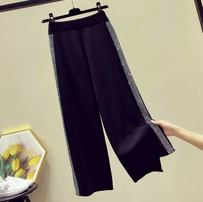 Sophisticated Trousers with a Clean Classic Look