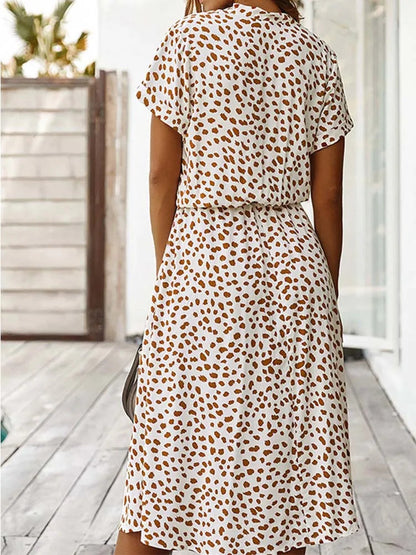 Effortlessly Elegant Garment with a Timeless Design