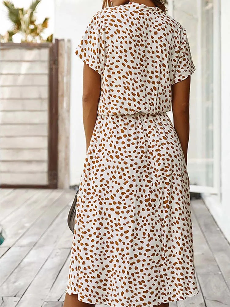 Effortlessly Elegant Garment with a Timeless Design