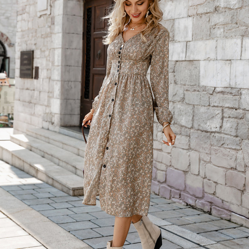 Effortlessly Elegant Dress with a Timeless Design