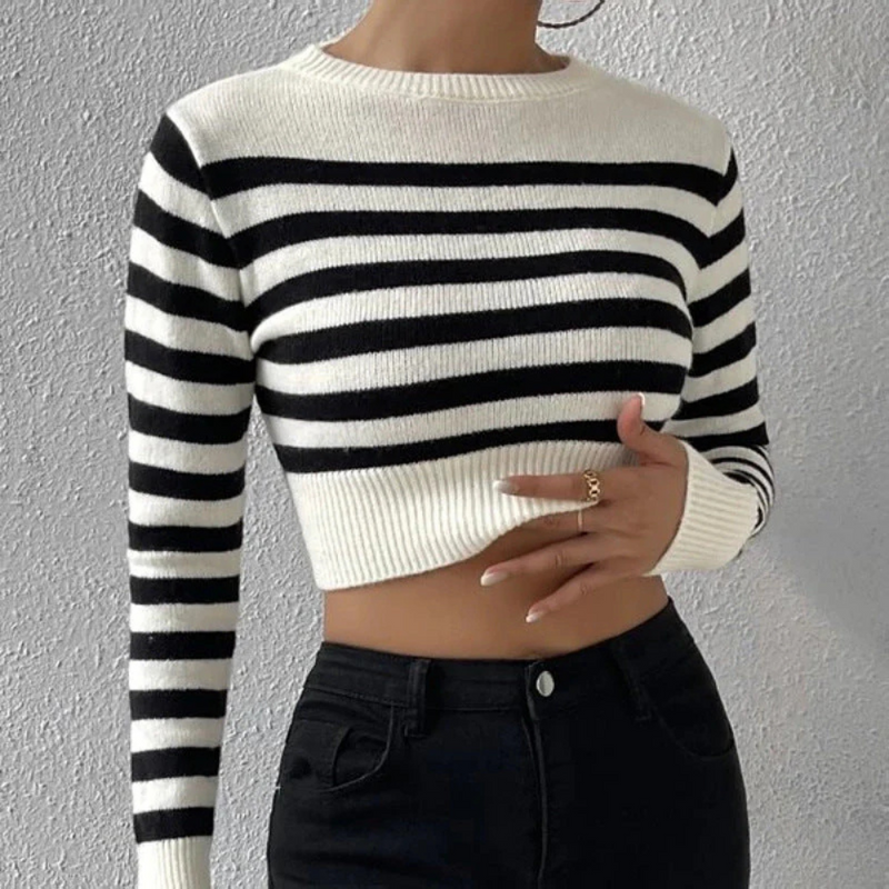 Classic Vintage Sweater with a Flattering Fit