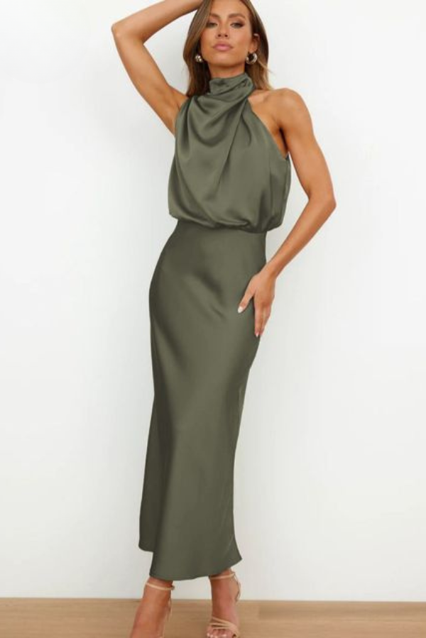 Beautifully Crafted Dress in a Classic Style