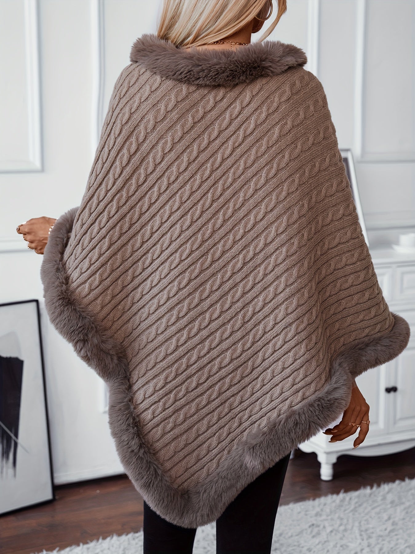 Well Tailored Top with a Graceful Silhouette