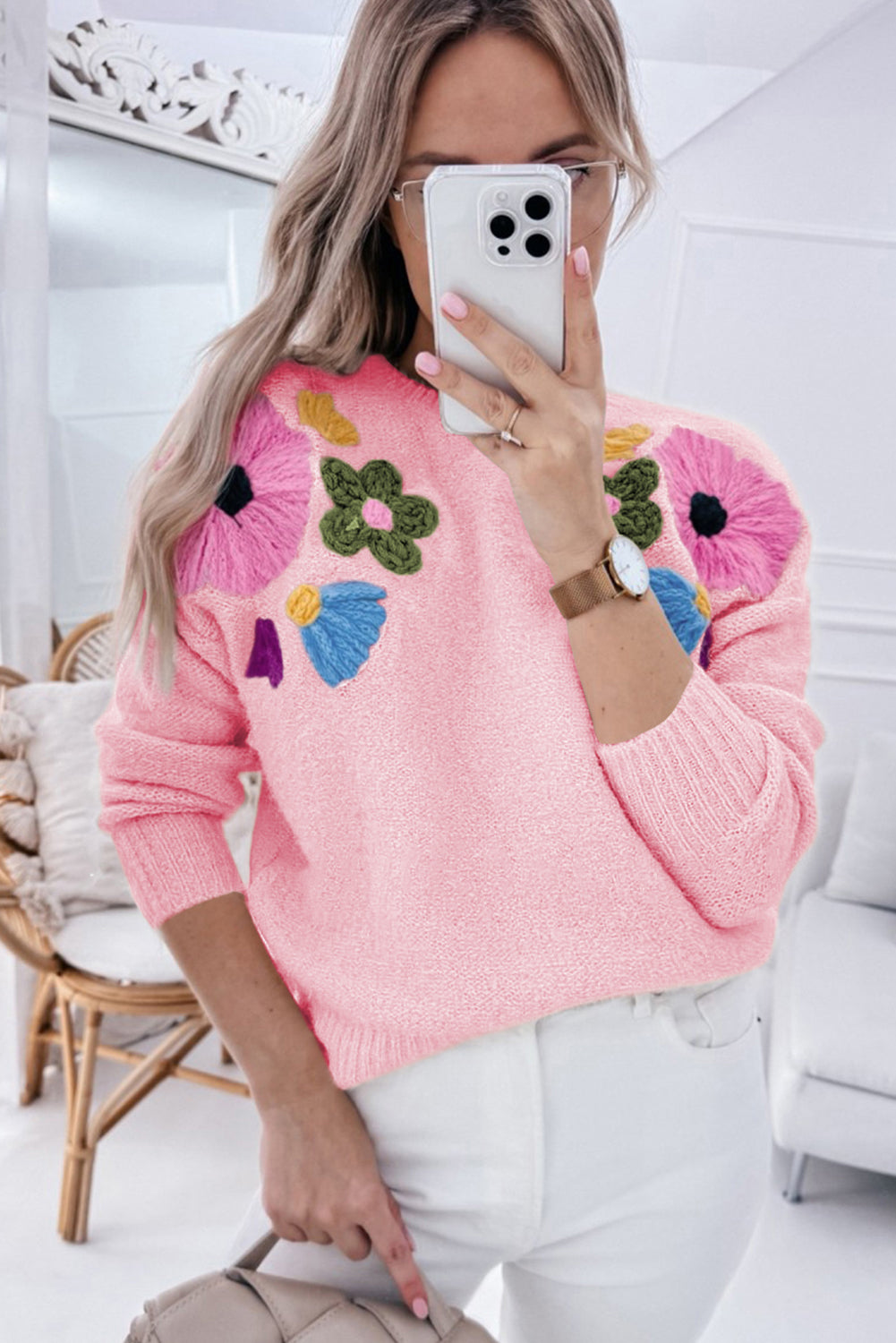 Well Tailored Sweater with a Graceful Silhouette