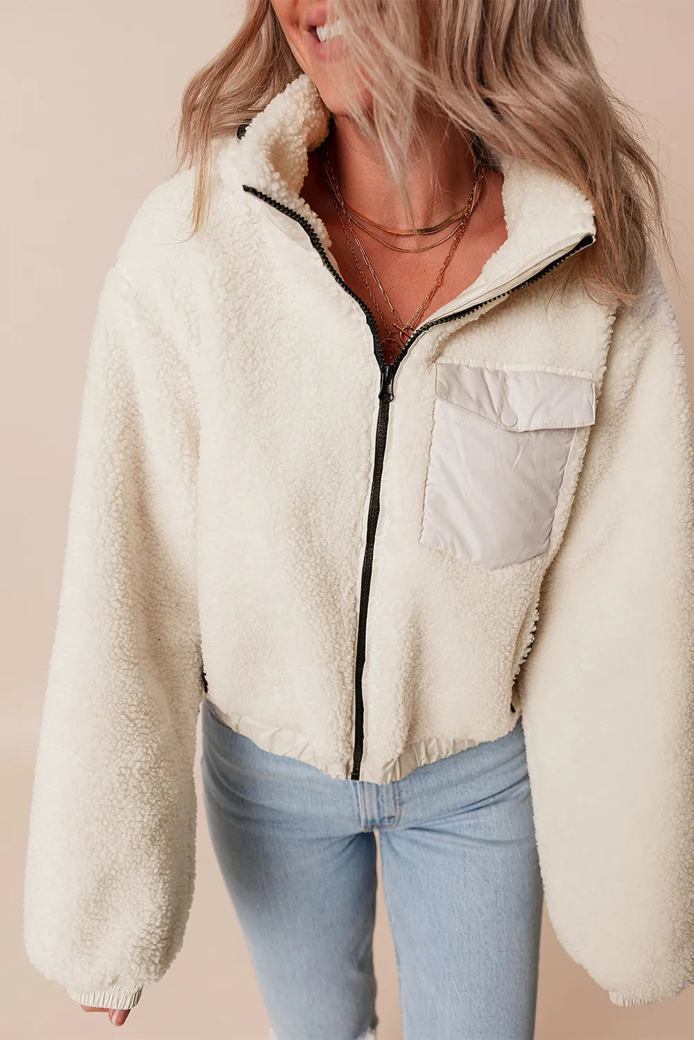 Effortlessly Elegant Jacket with a Timeless Design