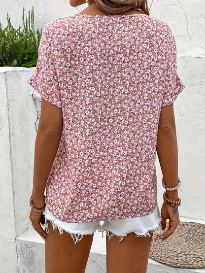 Classic Vintage Blouse with a Flattering Fit