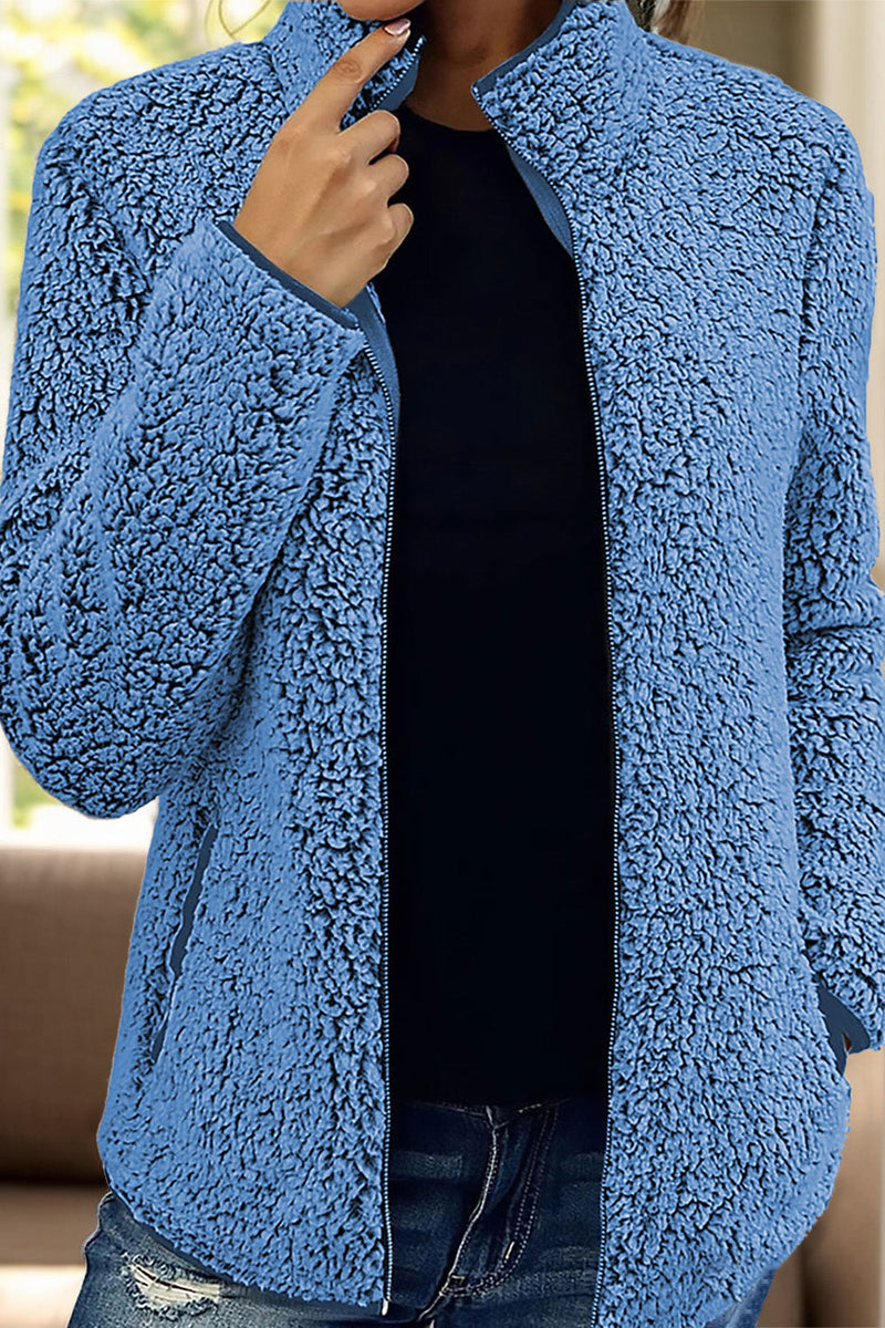 Effortlessly Elegant Jacket with a Timeless Design