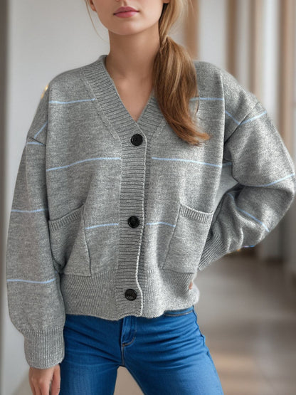 Effortlessly Elegant Cardigan with a Timeless Design