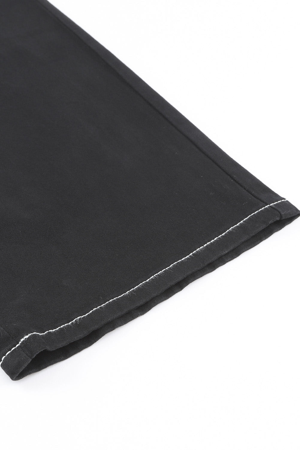 Effortlessly Elegant Pants with a Timeless Design