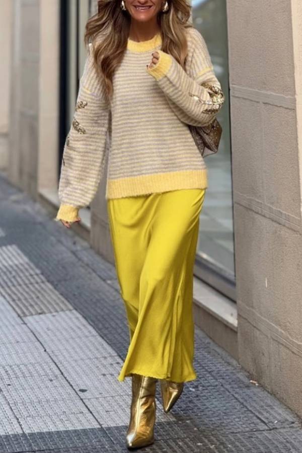 Well Tailored Sweater with a Graceful Silhouette