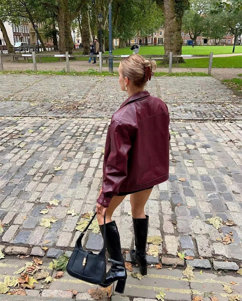Effortlessly Elegant Jacket with a Timeless Design