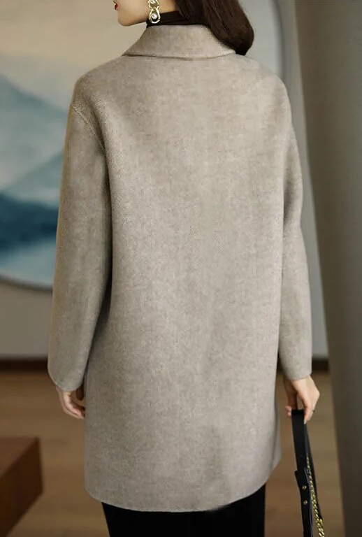 Classic Vintage & Enduringly Stylish Coat