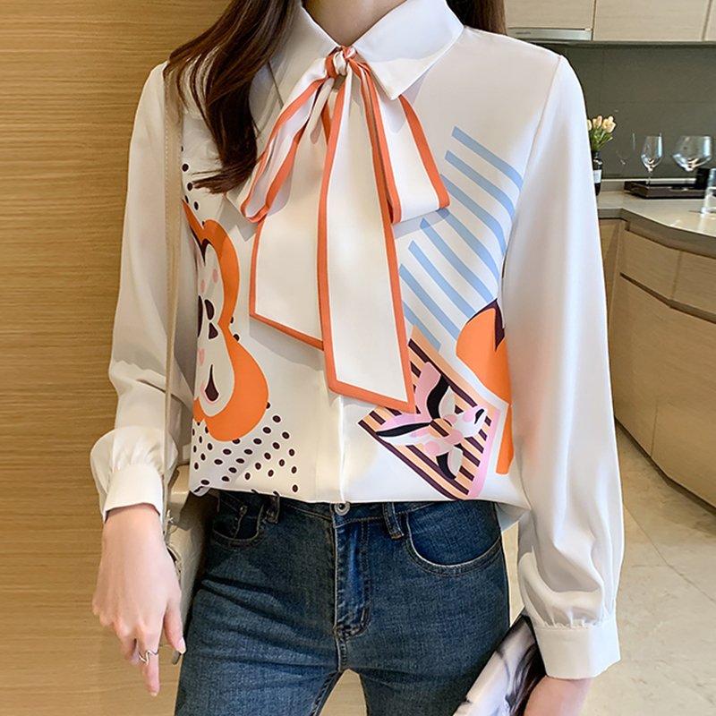 Classic Vintage Blouse with a Flattering Fit