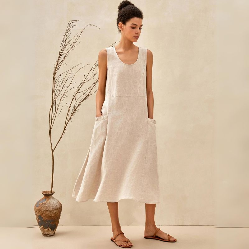 Classic Vintage Dress with a Flattering Fit