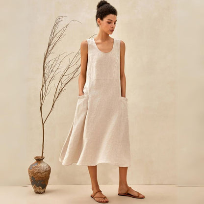 Classic Vintage Dress with a Flattering Fit