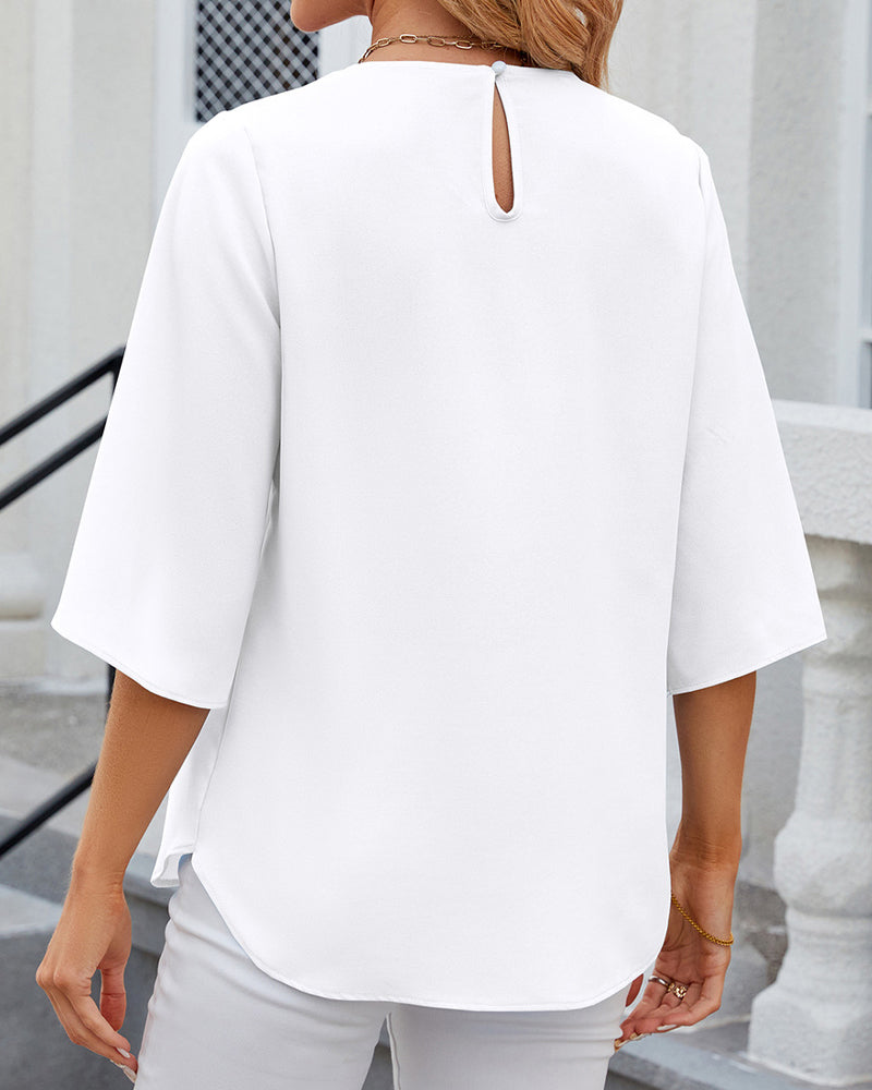 Sophisticated Blouse with a Clean Classic Look