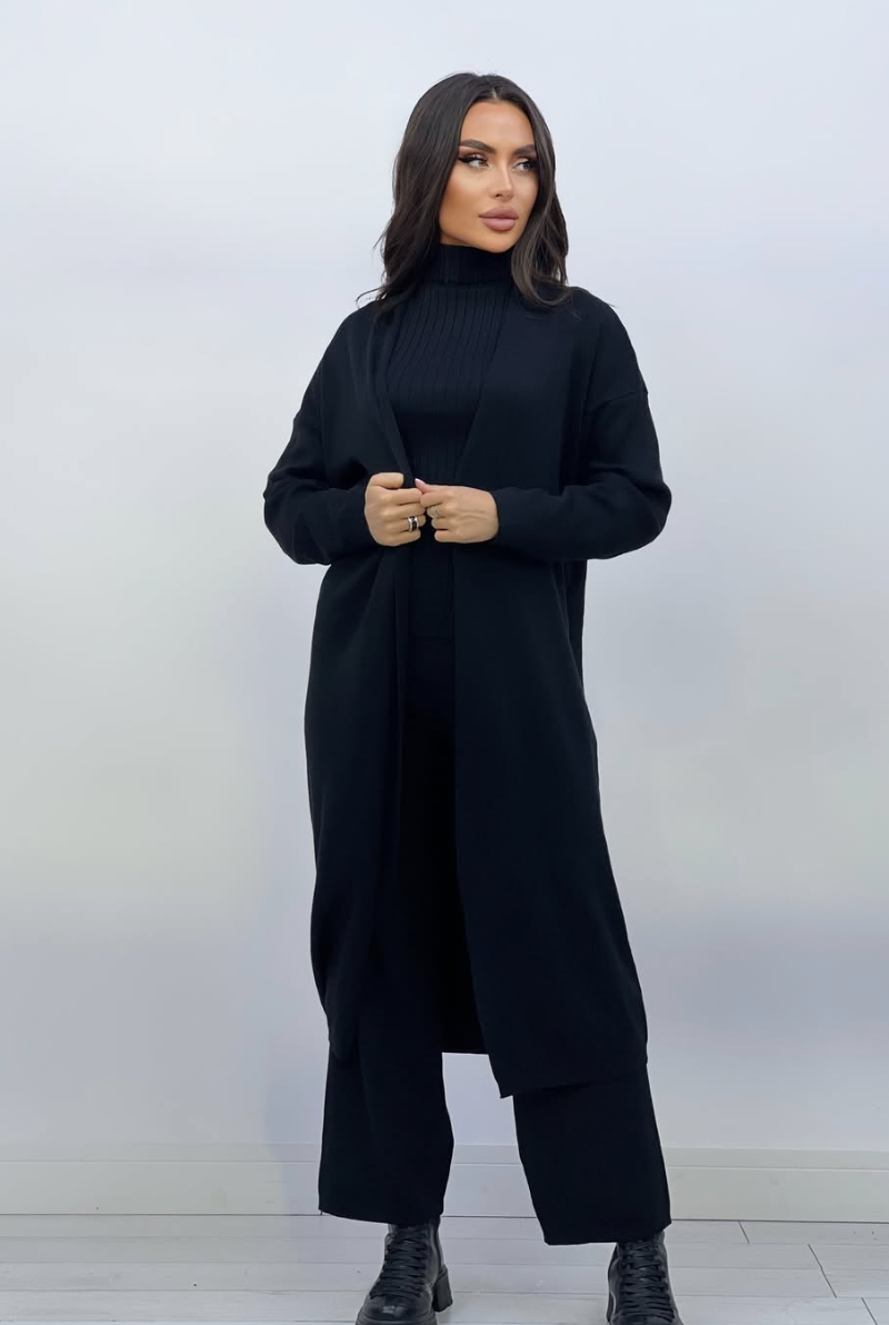 Well Tailored Garment with a Graceful Silhouette