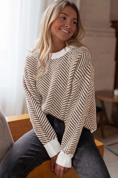 Well Tailored Sweater with a Graceful Silhouette