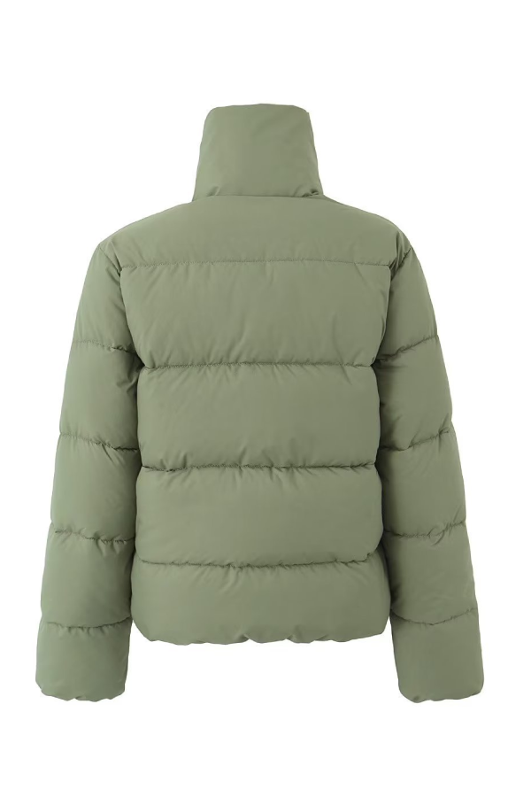 Elegantly Styled Coat for Everyday Wear