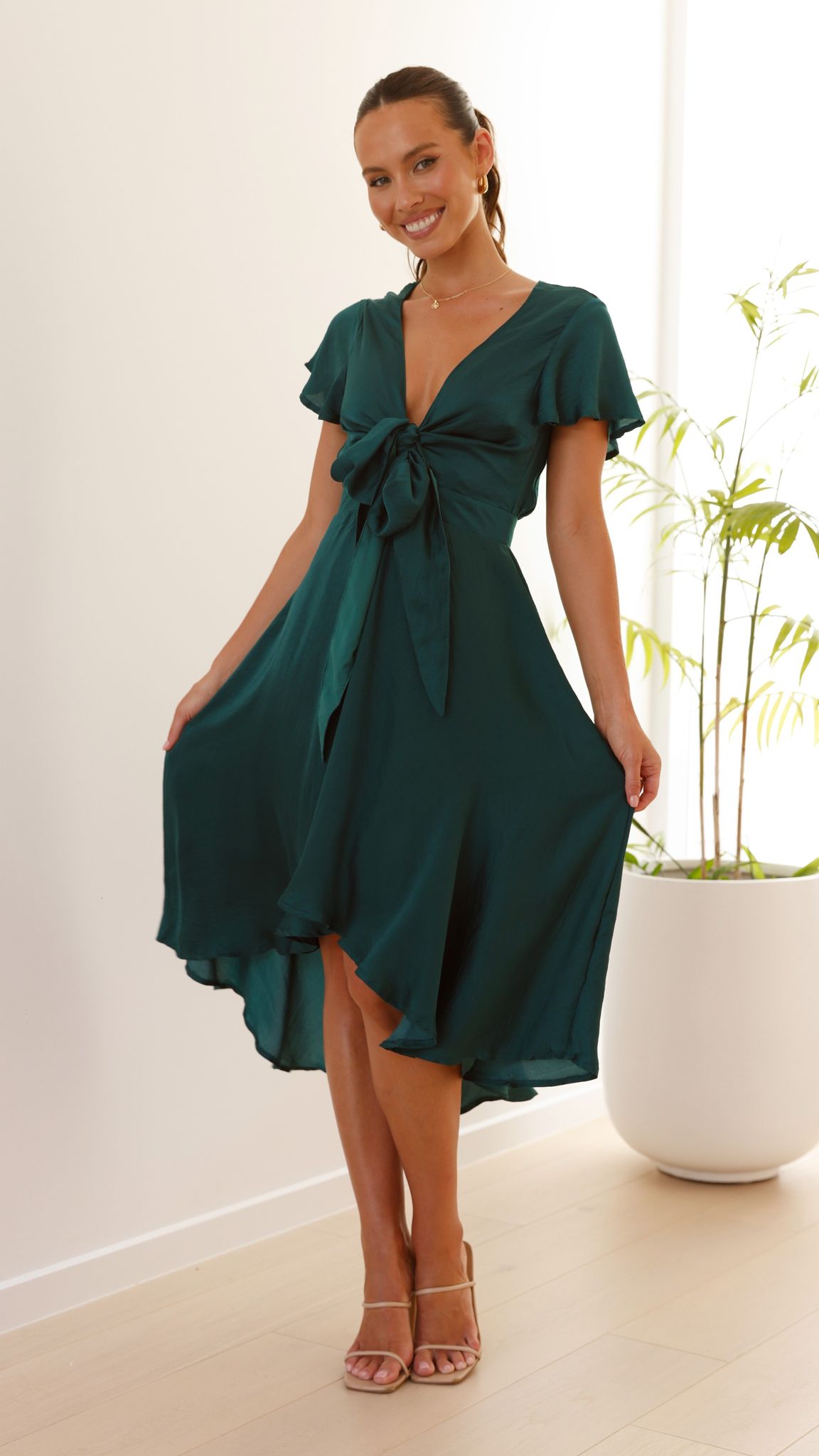 Gracefully Styled Dress for Any Occasion