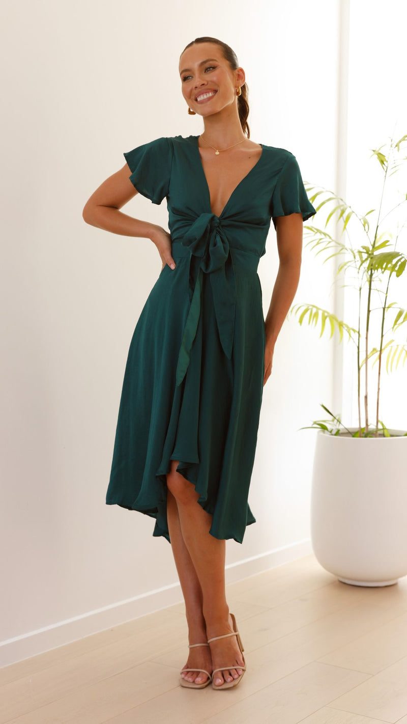 Gracefully Styled Dress for Any Occasion