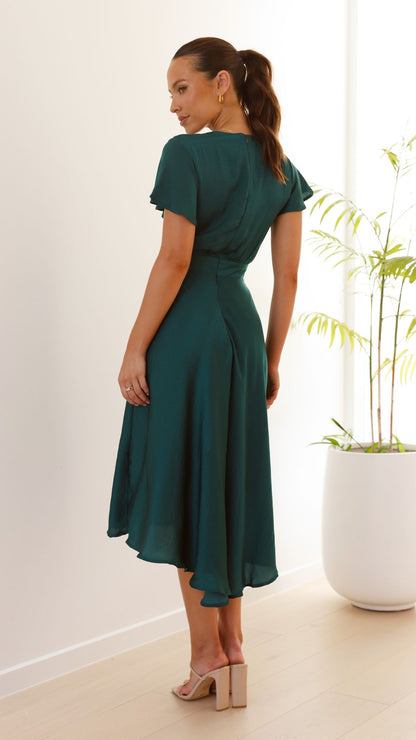 Gracefully Styled Dress for Any Occasion