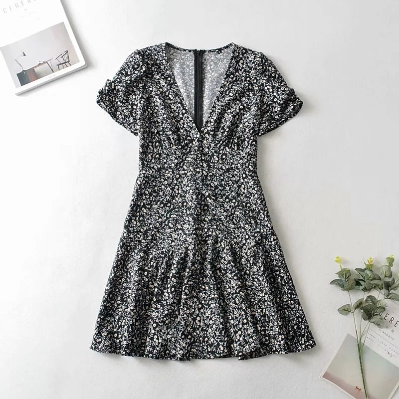 Gracefully Styled Dress for Any Occasion